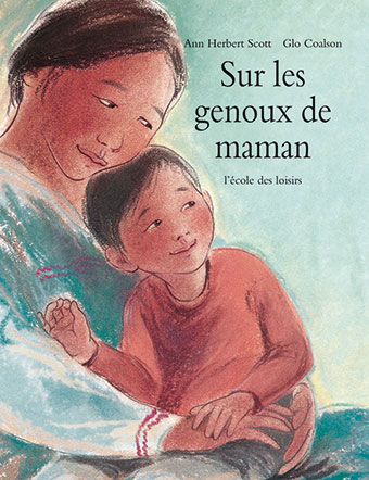 Sur les genoux de maman