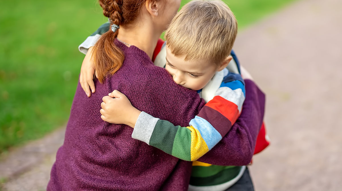 Mon enfant ne veut pas aller à l’école : comment réagir ? AdobeStock.