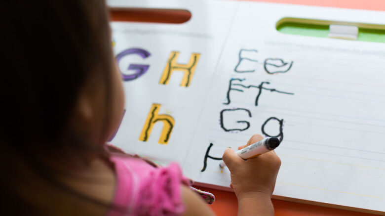 Lecture et écriture : les étapes pour accompagner votre enfant dans cette découverte